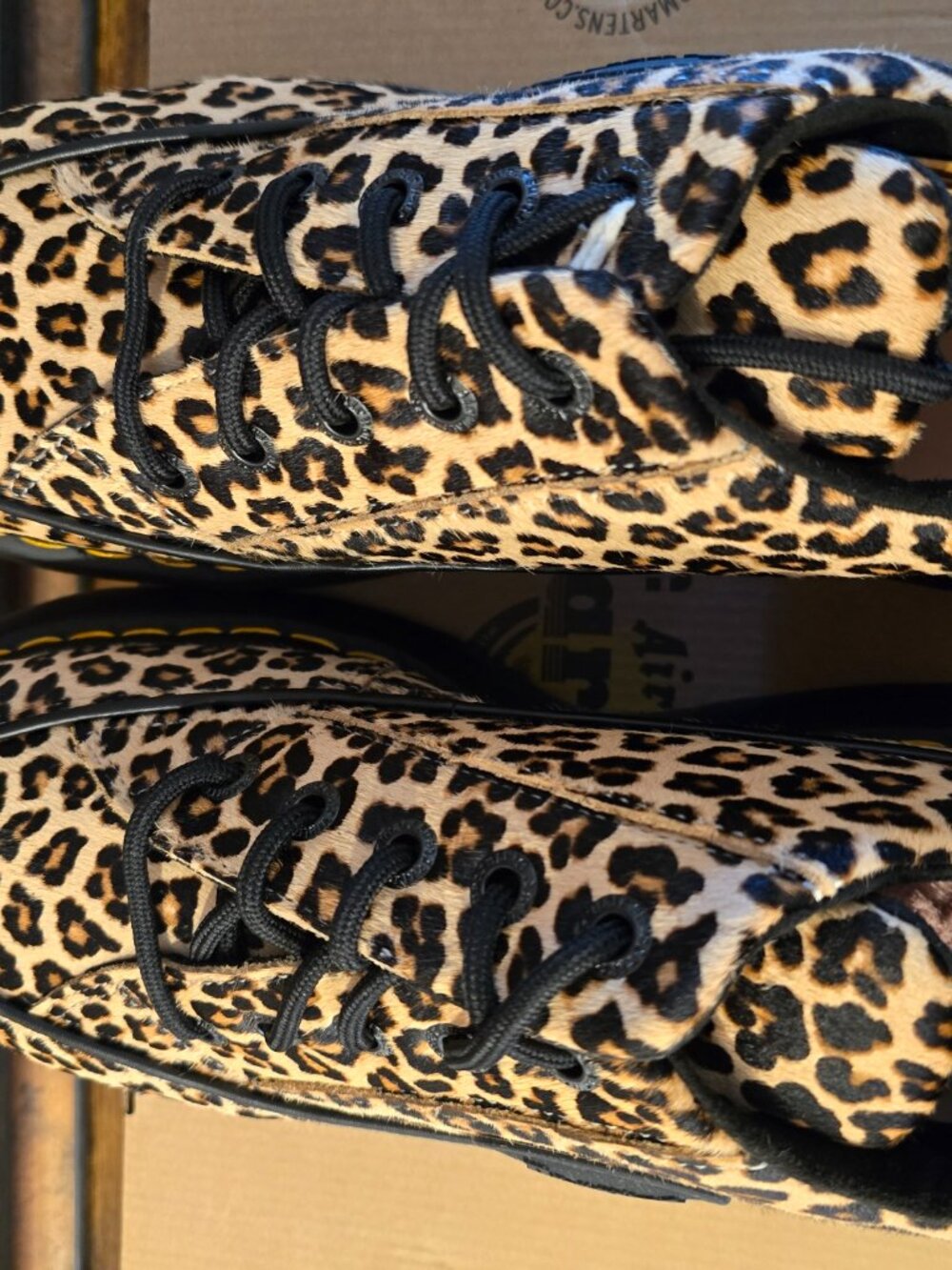 Dr. Martens Buzz 5 Eye Shoes Womens 11 Leopard Print Faux Fur Platform Oxfords - Picture 9 of 16